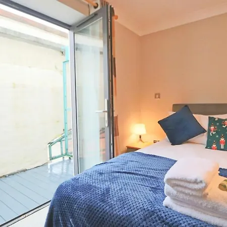Centre 1 Bed Apartment- Hopewell * ブリストル